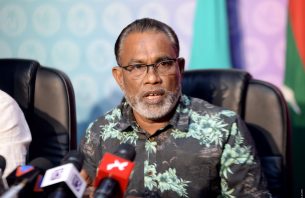 ރައީސް ޔާމީންގެ އަބުރާއި ބެހިގެން އެއްވެސް މީހަކު ވަޒީފާއިން ވަކިކޮށްފައެއް ނުވާނެ: އަދުރޭ thumbnail image