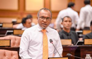 އަދީބުގެ މައްސަލަ ކޯޓުން ބޭރުކޮށްލި ގާޒީގެ މައްސަލަ މަޖިލީހަށް thumbnail image