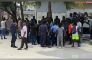 ކޮވިޑް-19: ފައްސި ވުމުން ވިލިނގިއްޔަށް ނޭރުވި ބަލިމީހާ މާލެ ގެންނަނީ thumbnail image