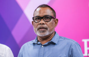 ސަރުކާރު މިހާރު ދަތުރުކުރަމުން ދަނީ ބޮޑެތި ޑިކްޓޭޓަރޝިޕްތައް ދަތުރުކުރި މިސްރާބަށް: އިދިކޮޅު thumbnail image