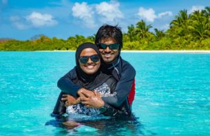 ކައިވެންޏަށް 11 އަހަރު ފުރުން ފާހަގަ ކުރަން އަންހެނުންނަށް ދިން ތަފާތު ހަދިޔާ، މާނަ އޮޅުވާލީ މުޖުތަމައުން! thumbnail image