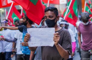 މިފޮޓޯއިން ވެސް ރައްޔިތުންގެ ސުވާލު ސަރުކާރަށް: މަގޭ ފްލެޓު ކޮބާ؟ thumbnail image