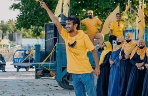 ފިރުޝާންގެ ދާއިރާގެ މައިރަށުން އޭނާއަށް އެންމެ ގޮނޑިއެއް ވެސް ނުހޯދުނު thumbnail image