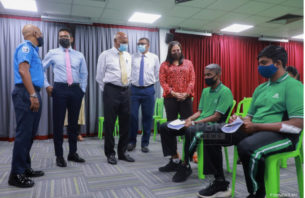 ދަރިވަރުންނާއި އާއްމުންނަށް ފައިޒާ ވެކްސިން ޖަހަން ފަށައިފި thumbnail image