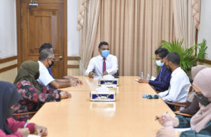 މި ސަރުކާރު ވެރިކަމަށް އައިފަހުން ދިގުރަށު ހެލްތު ސެންޓަރަށް ބޮޑު ކުރިއެރުންތަކެއް ލިބިފައިވޭ: ދިގުރަށު ކައުންސިލް thumbnail image