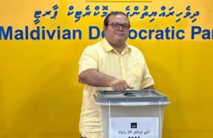 އާޒިމްއާ ވާދަ ކުރައްވައި އަސްލަމް  ޕީޖީ ލީޑަރަކަށް ހޮވިވަޑައިގެންފި thumbnail image