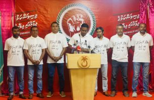 "އިންޑިއާ އައުޓް" ހަރަކާތް ކުރިއަށް ނުގެންދެވޭނެ ކަމަށް ސަރުކާރުން އަންގައިފައެއް ނުވޭ: އިދިކޮޅު thumbnail image