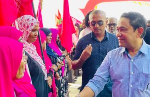 ހަތަރު އަހަރަށްފަހު ރައީސް ޔާމީން ކެލަޔަށް ވަޑައިގަތުމުން ހޫނު މަރުހަބާއެއް thumbnail image