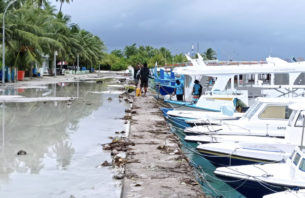 ހީވީ ސުނާމީއެއް އަރައިގެން އައިހެން, ރާޅުގެ އުސްމިނުގައި 15 ވަރަކަށް ފޫޓު thumbnail image