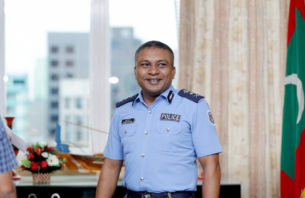 ޤާނޫނުއަސާސީ މުގުރައި ކުދިކޮށްފައި ދެން ހައްލު ފެނޭތޯ ބެލިޔަސް އޮންނާނީ ބޮލާފޮށާ އެޅިފައި: ވަޙީދު thumbnail image