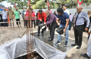 ކުރެންދޫގައި އަލަށް އިމާރާތްކުރާ މިސްކިތުގެ ޢަމަލީ މަސައްކަތް ފަށައިފި thumbnail image