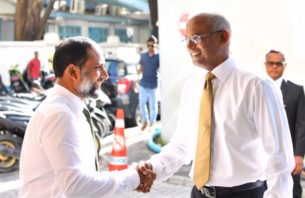 ތަފާތު ފިކުރުގެ މީހުންނާއެކު ކުރިއަށްދާން، އެމްޑީޕީން ރުހޭކަން އެނގިއްޖެ: އިމްރާން thumbnail image