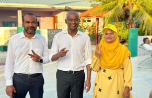 ކާމިޔާބީއަށްފަހު، ޝާޒްގެ ޚާއްސަ ޝުކުރެއް ރައީީސް އަށް thumbnail image