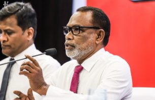 ޕީޕީއެމް-ޕީއެންސީގެ ލީޑަރޝިޕް ދުވަހަކު ވެސް، ރައީސް ޔާމީން ދޫކޮށްނުލާނެ: ޢަބްދުއްރަޙީމް thumbnail image