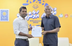 ތޮއްޑޫ ދާއިރާގެ މެމްބަރު ޝިޔާން އަލުން އެމްޑީޕީއަށް thumbnail image