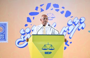 ރައީސް ޞާލިޙުގެ މެނިފެސްޓޯ: ދަރިމައިވުމުގެ މައްސަލައަށް އާސަންދައިގެ ތެރެއިން ފަރުވާ ހޯދައިދޭނަން thumbnail image