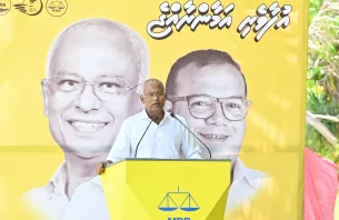 ރައީސް ޔާމީނު ޖަލުގައި ހުންނަވަން ޖެހުނީމަ ކަންބޮޑުވޭ، އެކަމަކު އެއާ ދޭތެރޭ ގޮތެއް ނިންމުމުގެ ބާރެއް އަޅުގަނޑަށް ނޯވޭ: ރައީސް ޞާލިޙް thumbnail image