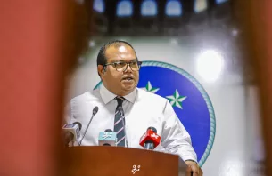 ރައީސް ޞާލިޙް ދައުލަތުގެ ލޯ ލާރިއެއްގައިވެސް ޖެހިވަޑައި ނުގަންނަވާނެ، ލިބޭ އެއްޗަކުން ފުއްދަވާ: އަސްލަމް thumbnail image