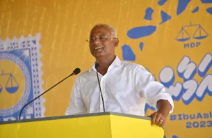 ކުރީގެ ސަރުކާރު ގޮތަށް އެކަހެރިވެގެން ނުތިބެވޭނެ، ދުނިޔޭގެ އަވަށްޓެރިންނާއި ގުޅުން ބަދަހިކުރަންޖެހޭނެ: ރައީސް ޞާލިޙް thumbnail image