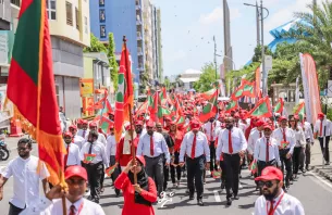 ގެލެރީ: ބިޔަ ލަޝްކަރަކާއެކު "ޤައުމީ ކެންޑިޑޭޓް"ގެ ފޯމް ހުށަހެޅުން thumbnail image