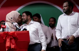 ޤާސިމްގެ ރިވެތި ސިފަތައް ވިދާޅުވެދެއްވަމުން، އައިޝާއަށް ކީރިތި ކުރެވިއްޖެ thumbnail image