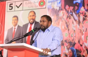 ޤާސިމްގެ ސުވާލެއް: އިންޑިއާ ސިފައިން ރާއްޖޭގައި ތިބީ އިންތިޚާބުން ރައީސް ޞާލިޙް ބަލިވެއްޖެނަމަ ހަނގުރާމަ ކުރަން? thumbnail image