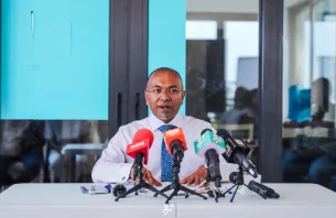 ކޯލިޝަން ހެދުމާމެދު ޑިމޮކްރެޓްސްއިން މިރޭ ގޮތެއް ނިންމަނީ thumbnail image