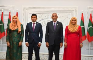 ބޭރުގެ ޢިއްޒަތްތެރިންގެ ޝަރަފުގައި ރަސްމީ ބައްދަލުކުރެއްވުމެއް ބާއްވަވައިފި thumbnail image