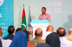 ޕީއެންސީގެ މެންބަރުން ސަރުކާރާއި ދެކޮޅަށް ޚިޔާލު ފާޅުކުރިކަމަށް ބުނެ ފަތުރަނީ ދޮގު ވާހަކަތަކެއް: ފަލާޙު thumbnail image