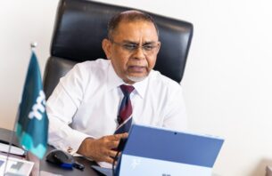 ވިޔަފާރިވެރިންގެ ކިބައިން ވަޖީހް އެދިވަޑައިގެންނެވީ މުދާ ކްލިއަ ކުރުމުގެ މަސައްކަތް އަވަސްކޮށްދޭން  thumbnail image