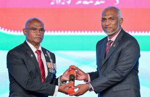 ނިޝާން އަސްކަރީގެ ވެރިކަމުގެ އިއްޒަތް މޫސާ އަލީ ޖަލީލަށް އަރުވައިފި thumbnail image