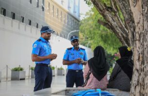 ފުލުހުން، ރައްޔިތުންގެ ކަންބޮޑުވުންތައް އޮޅުން ފިލުވައިފި thumbnail image