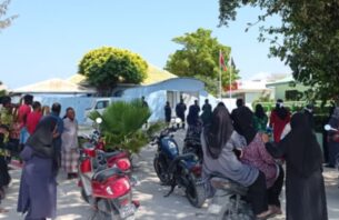 ހޮޅުދޫ ރައްޔިތުން އަދިވެސް އިހުތިޖާޖުގައި! thumbnail image