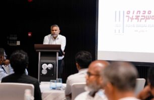 ވާނުވާ ބަންދުގައި ތިބި ދެ މީހަކު ޓެގް އަޅުވައި ދޫކޮށްލައިފި، އިތުރު ފަސް މީހަކަށް ލުއި ދެނީ thumbnail image