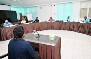 ދައުލަތަށް ހިދުމަތް ކުރުމުގެ އިނާމަށް 141 ބޭފުޅުން ކުރިމަތިލައިފި thumbnail image