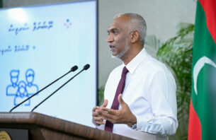 ޖެނޮސައިޑެއް ކަަމަށް ވިދާޅުވެ، ރައީސް ވިދާޅުވީ އިޒްރޭލު ޕާސްޕޯޓް މަނާ ކުރުމަކީ ފަހުރިވެރިވާ ކަމެއް ކަމަށް thumbnail image