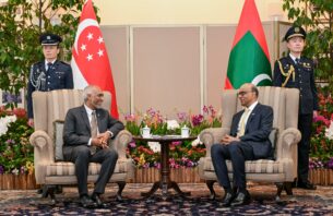 ރައީސް މުއިއްޒު, ސިންގަޕޫރުގެ ރައީސްގެ އަރިހަށް އިހުތިރާމްގެ ޒިޔާރަތެއް ކުރައްވައިފި thumbnail image