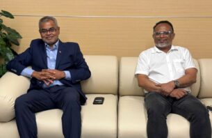 އޯޝަން ކޮންފަރެންސަށް މިނިސްޓަރު ތޯރިގު ފްރާންސަށް ފުރާވަޑައިގެންފި thumbnail image