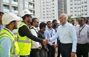 4000 ފްލެޓުގެ މަސައްކަތް ރައީސް ބައްލަވާލައްވައިފި thumbnail image