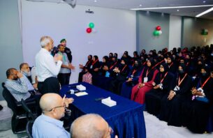 ހައްޖަށް ދާން ޖަހާ ވެކްސިނާއި ހައްޖަށް ގޮސް ނަގާ ބޭސް ސަރުކާރުން ހިލޭ ދެނީ thumbnail image