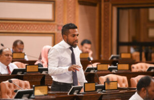 ތައުލީމީ އަދި ސިއްހީ ދާއިރާގެ މަސައްކަތްތެރިންނަށް އިތުރު ގަޑީގެ ފައިސާ ލިބިދިނުމާ ގުޅޭ ގަރާރެއް thumbnail image