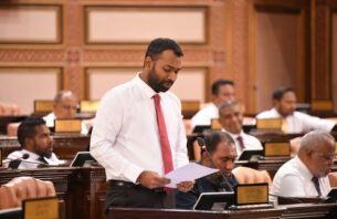 ހަނގުރާމަ އާ ގުޅިގެން ރާއްޖެއަށް ކުރާނެ އަސަރަށް ސަމާލުވެ ފިޔަވަޅު އަޅަން ކުއްލި މައްސަލައެއް thumbnail image