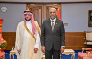 ސައުދީ ސަފީރުގެ ފަތްކޮޅު ރައީސަށް އަރުވައިފި thumbnail image