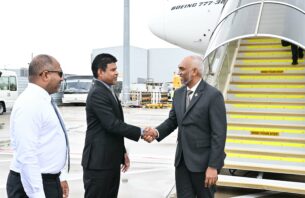 ޔޫކޭއަށް ކުރެއްވި ދަތުރުފުޅަށް ފަހު ރައީސް މާލެ ވަޑައިގެންފި thumbnail image