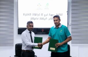 އައްޑޫއާއި ފުވައްމުލަކުގައި އައިޑީ ކާޑު ހަދައިދޭން ފަށައިފި thumbnail image