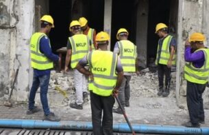 އެކި ފަހަރު މަތިން އަލިފާނުގެ ހާދިސާ ހިނގާފައިވާ މ. ޕްލާޒާ ތަޅާލަނީ thumbnail image