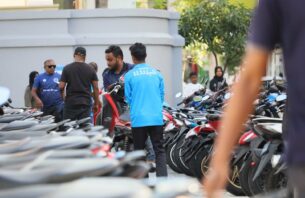 ބާ އުޅަނދުތައް ނެގުމުގެ މަސައްކަތުގައި ކައުންސިލް މިނިސްޓްރީން ބައިވެރިވެއްޖެ thumbnail image