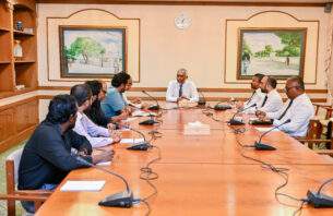 މީޑީއާ ބިލުގެ މައްސަލައިގައި އެމްޖޭއޭގެ ބޭފުޅުން ރައީސްއާ ބައްދަލުކޮށްފި thumbnail image