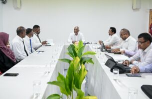 އަތޮޅު ކައުންސިލްތައް ބޭކާރު، އުވާލަން ވަރަށް އަވަހަށް މަޖިލީހަށް ލާނަން: ރައީސް thumbnail image