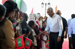 ރައީސް މުއިއްޒު ހަތަރު އަތޮޅަކަށް ދަތުރުފުޅެއް ފައްޓަވައިފި thumbnail image